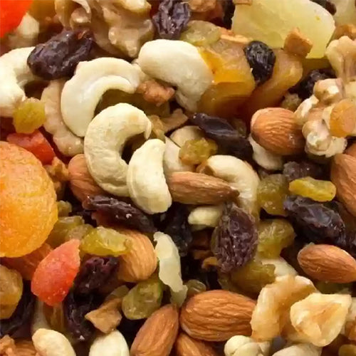 Dry Fruits & Nuts Box - Any 5 Types of Nuts and Fruits (Cashew Nuts, Almonds, Golden Raisins, Pistachios, Dry Fig )